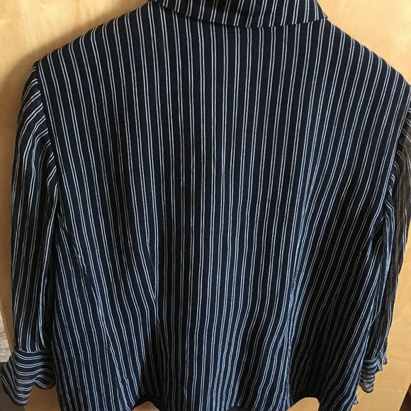 Anne Klein silk shirt. - Picture 3 of 4